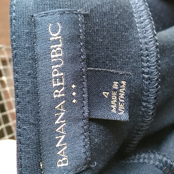 Banana Republic navy skirt - Picture 6 of 8